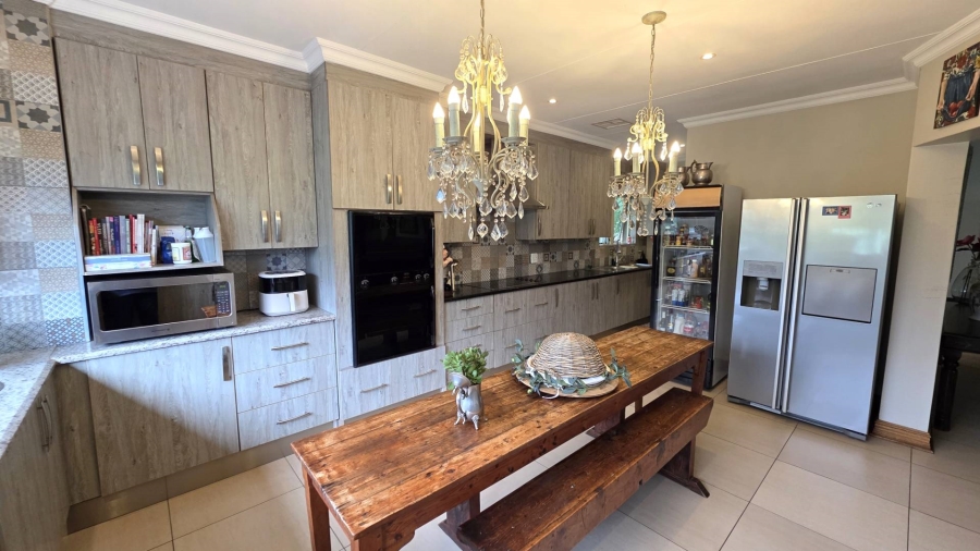 3 Bedroom Property for Sale in Caribbean Beach Club North West